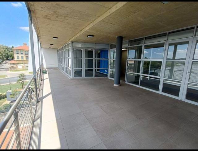 OFFICE PROPERTY TO RENT IN BRYANSTON